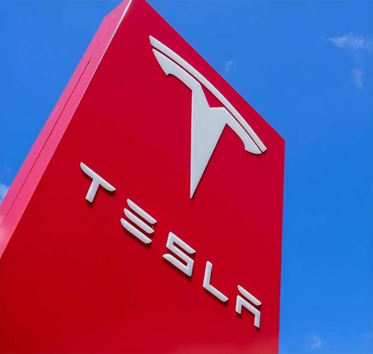 特斯拉推迟FSD入华时间咱就是说，特斯拉这个FSD，简直就是画大饼界的天花板！一