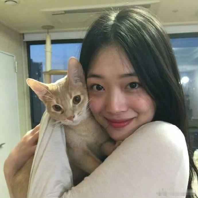 崔雪莉未公开童年照全网无代餐的长相可惜了… 