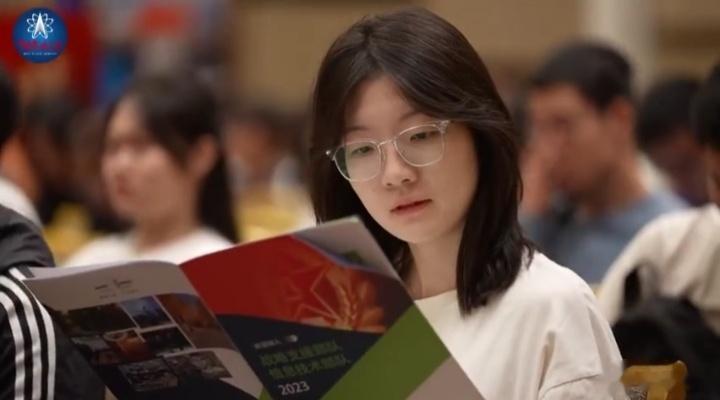 战略支援部队走进北大 ​​​