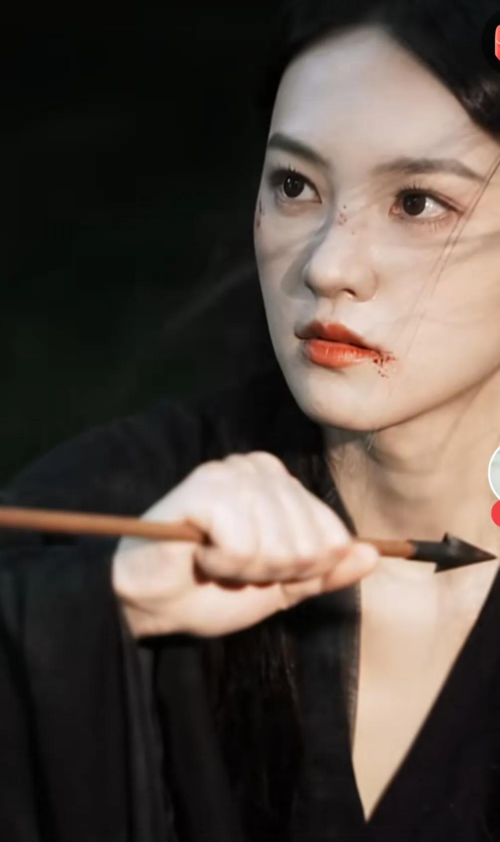 个人感觉长相思里面演的最好的就是防风意映了！

颜值比女主高，头脑好、武力值也爆
