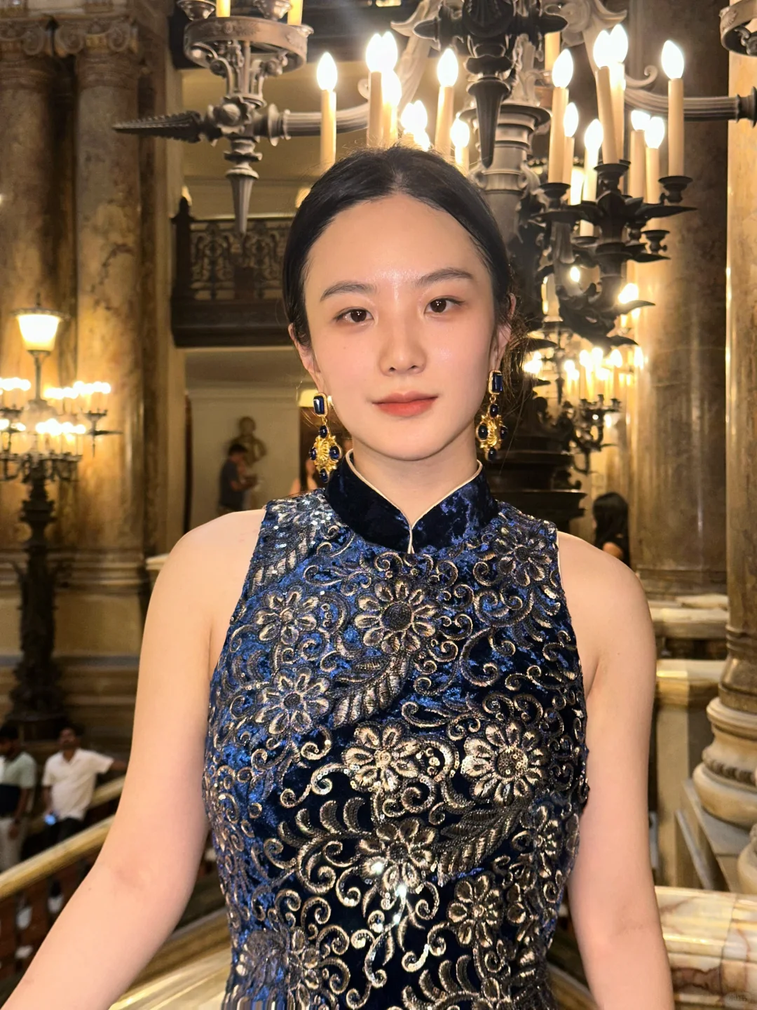 那个在巴黎歌剧院穿旗袍的东方女人