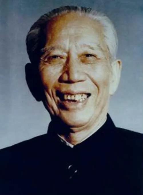 1991年，一个被关了近40年的犯人出狱，因生活困顿，他托人给王震写信，信中开篇