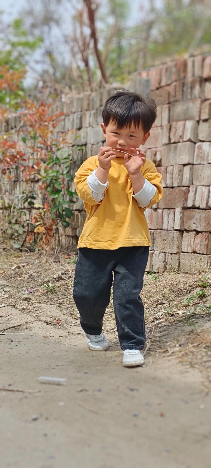 养娃哪有标准答案？平凡也好，拔尖也罢，健康快乐就赢了
 
以前总盯着“别人家的孩