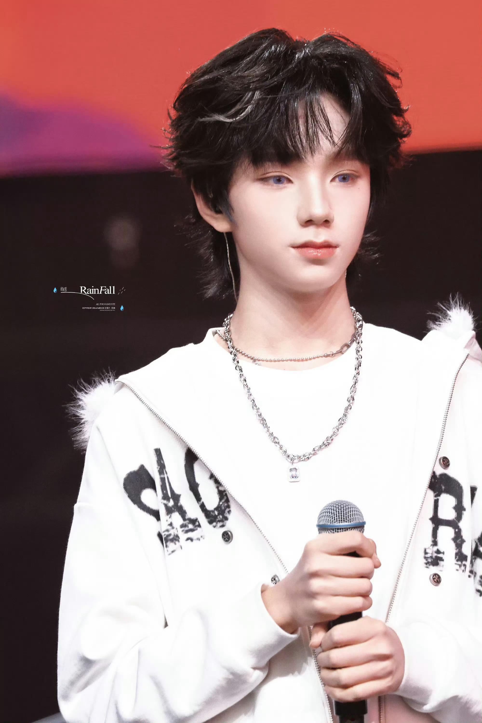 【王橹杰】王橹杰付彬言 .王橹杰 王橹杰我们的少年时代2角色新ct启用 王橹杰付