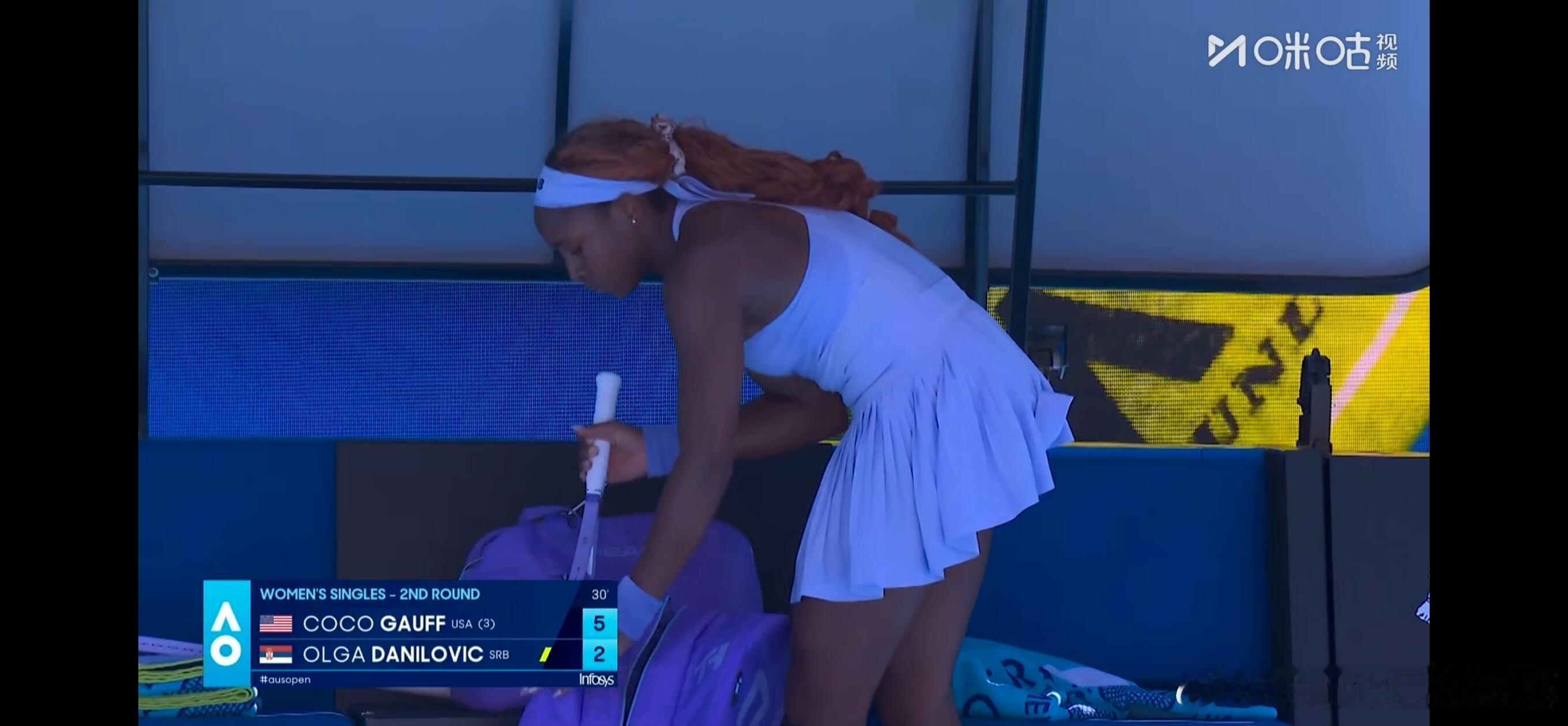 高芙进澳网32强意外的是居然只有4个双误，好强，高芙以6:2，6:2横扫了塞尔维