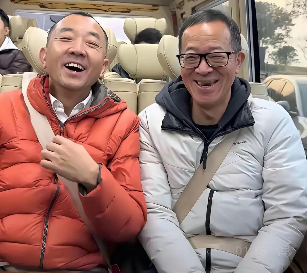 很多人喜欢把圣人标准来衡量某个人，关键是人家自己也没自标圣人啊！
就说俞敏洪，当