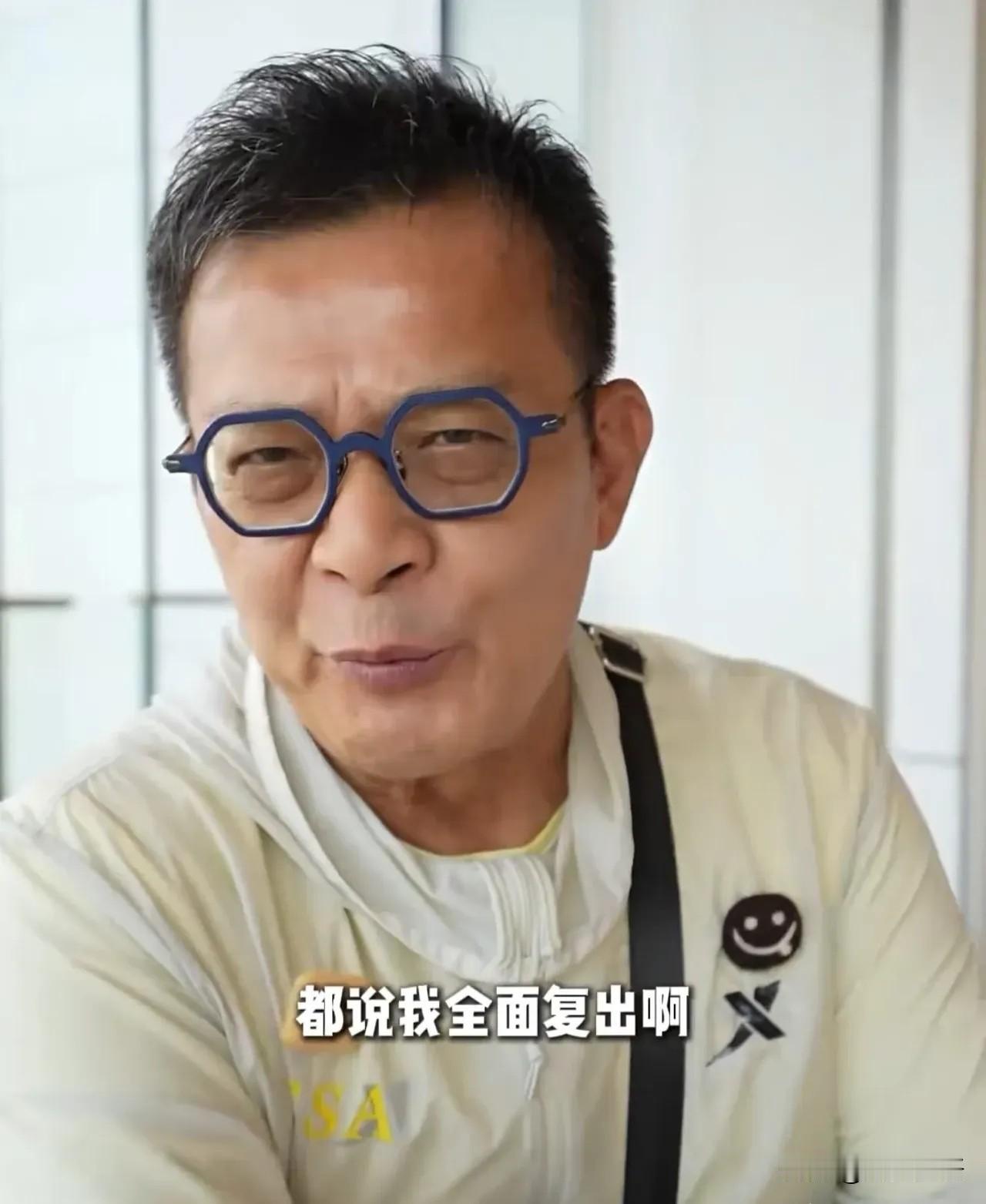 最近，黄日华在黎瑞恩演唱会上登台献唱，引来外界猜测，甚至有人认为他是因为没钱才重