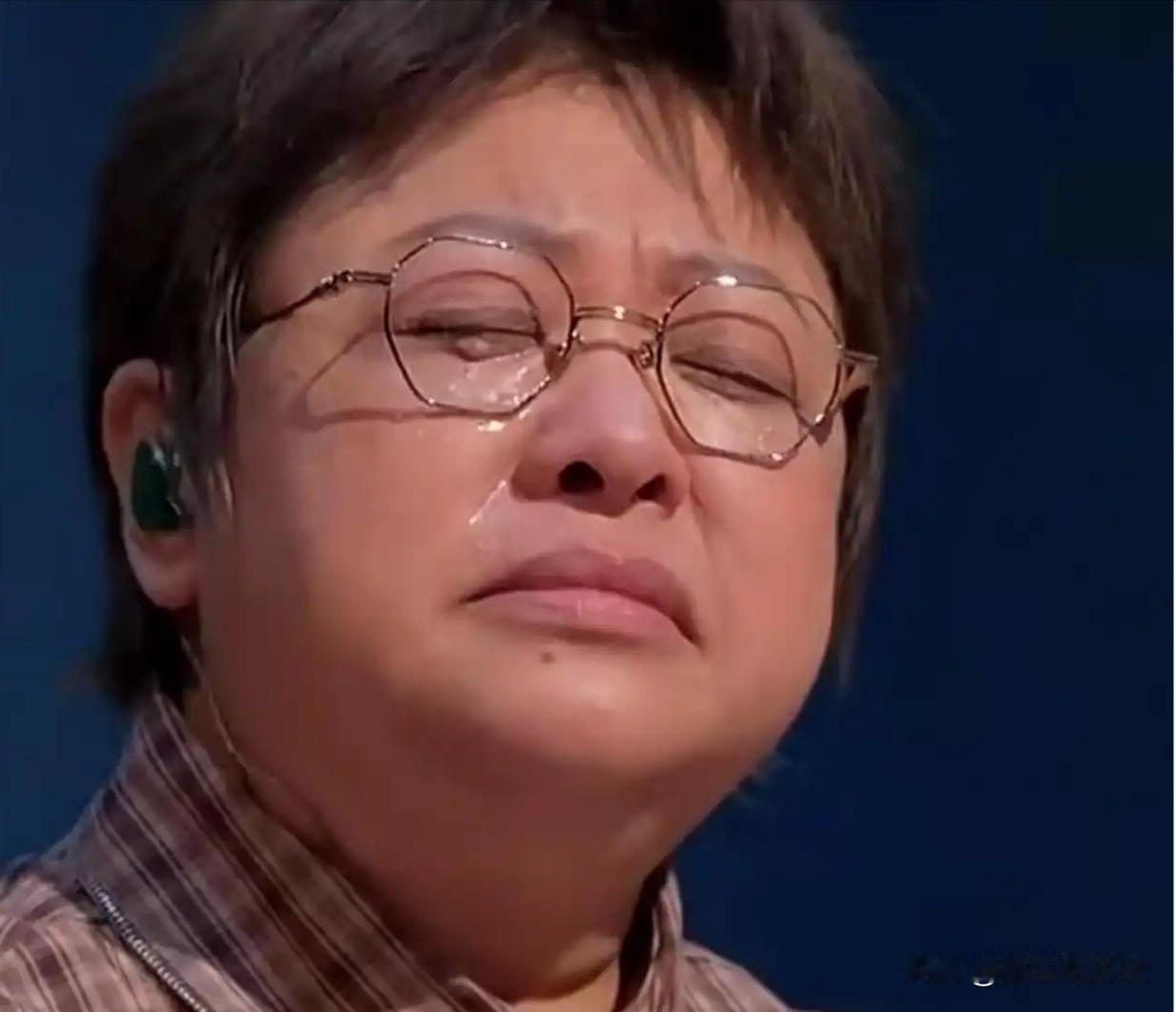 1天4个瓜！离婚、败诉、私密照，韩红风波反转，个个离谱

一天之内，娱乐圈的瓜田