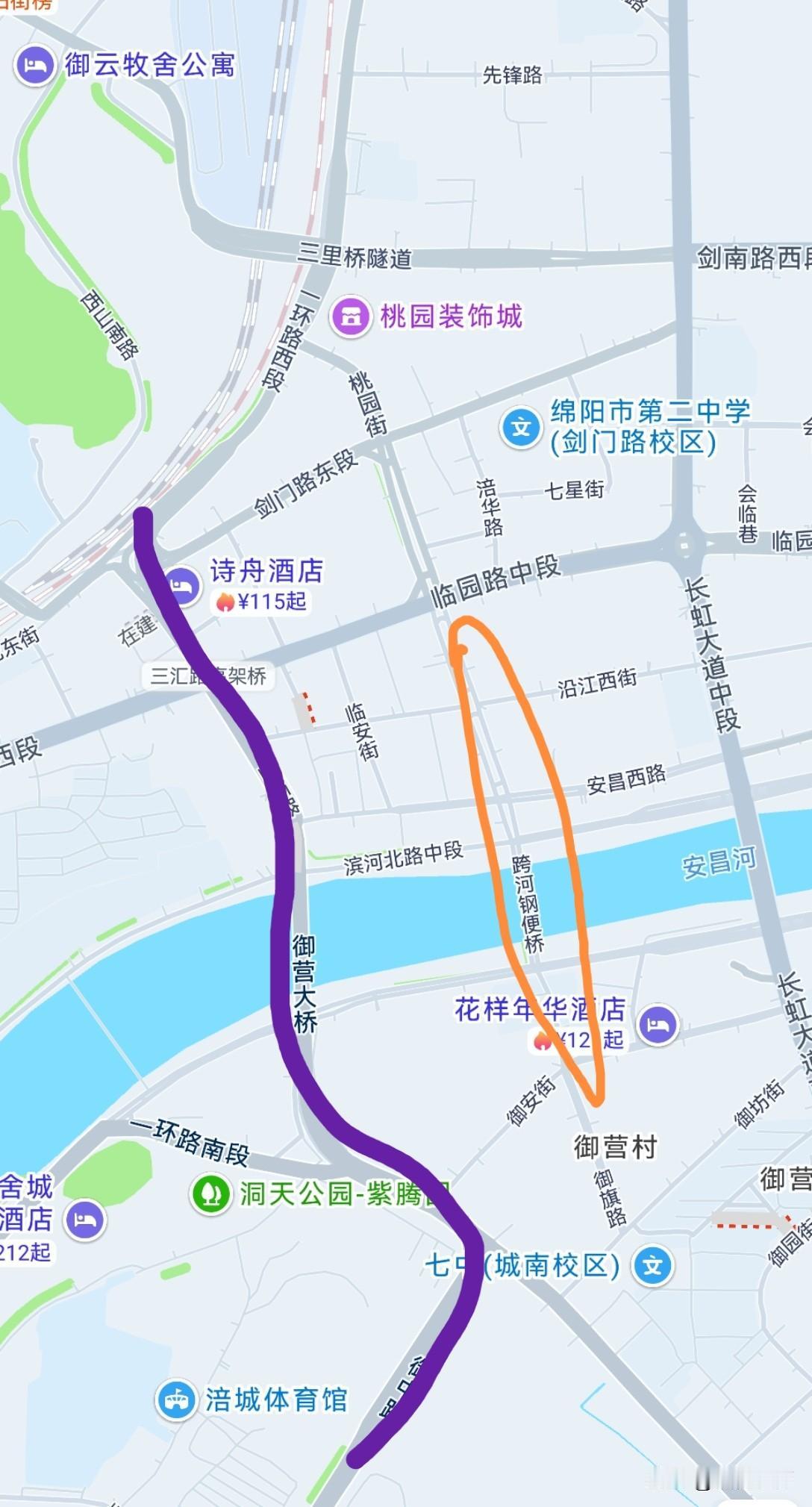 横跨安昌河的钢便桥并没有因为创业大道南延线御营大桥的通车而被拆掉，这是交通部门采