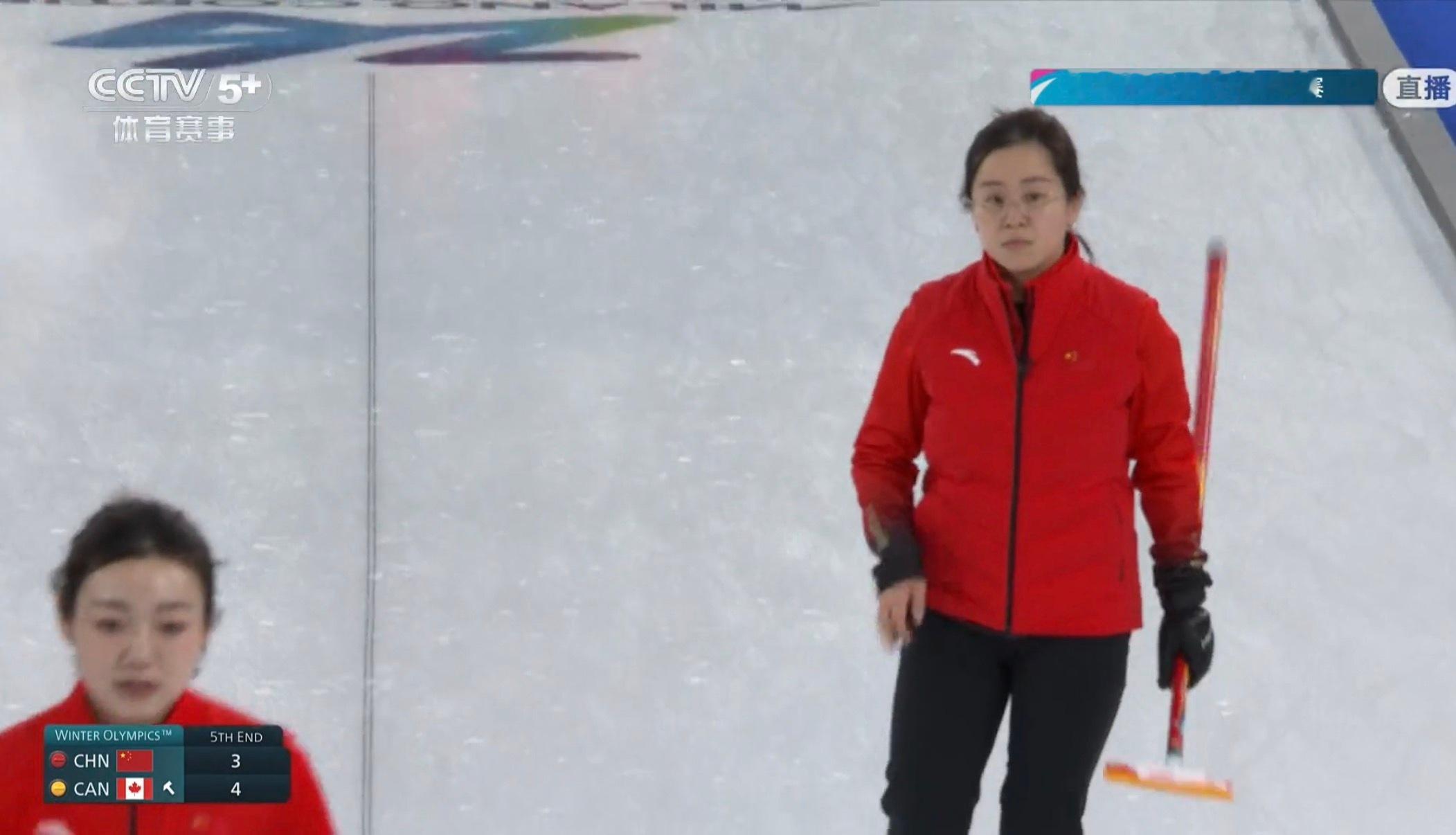 中国队后手1分，半场3-4落后加拿大，下半场加油💪米兰冬奥会冰壶女子团体赛中国