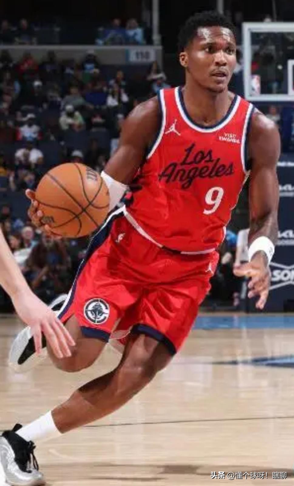 马瑟林就是一位神经刀球员
可以说是低配版的JR史密斯
要不然步行者怎么舍得把他送