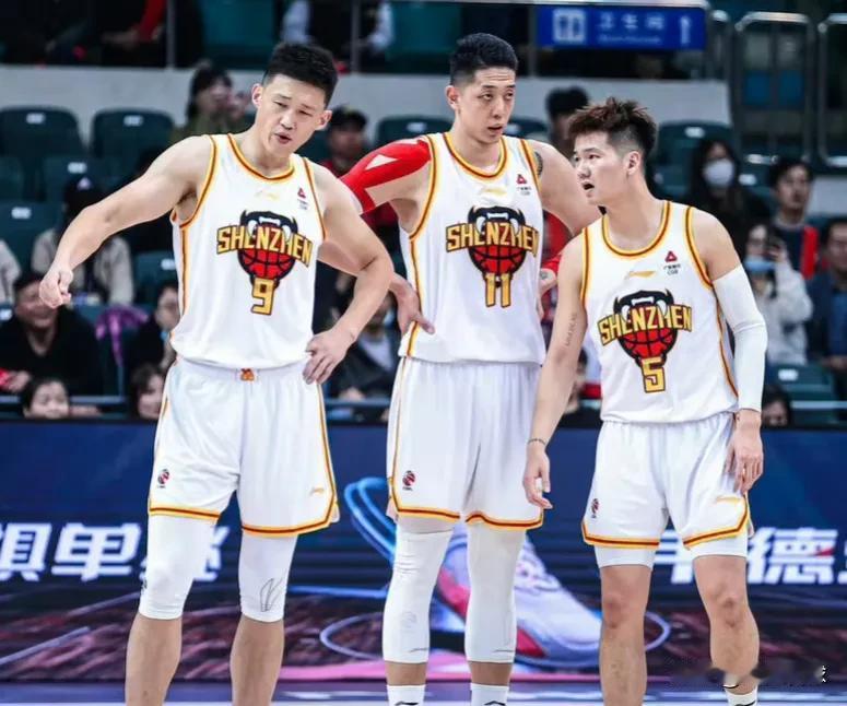 太强大了吧！深圳103-94大胜福建，看看数据谁是赢球关键！
周鹏：8中4，拿下