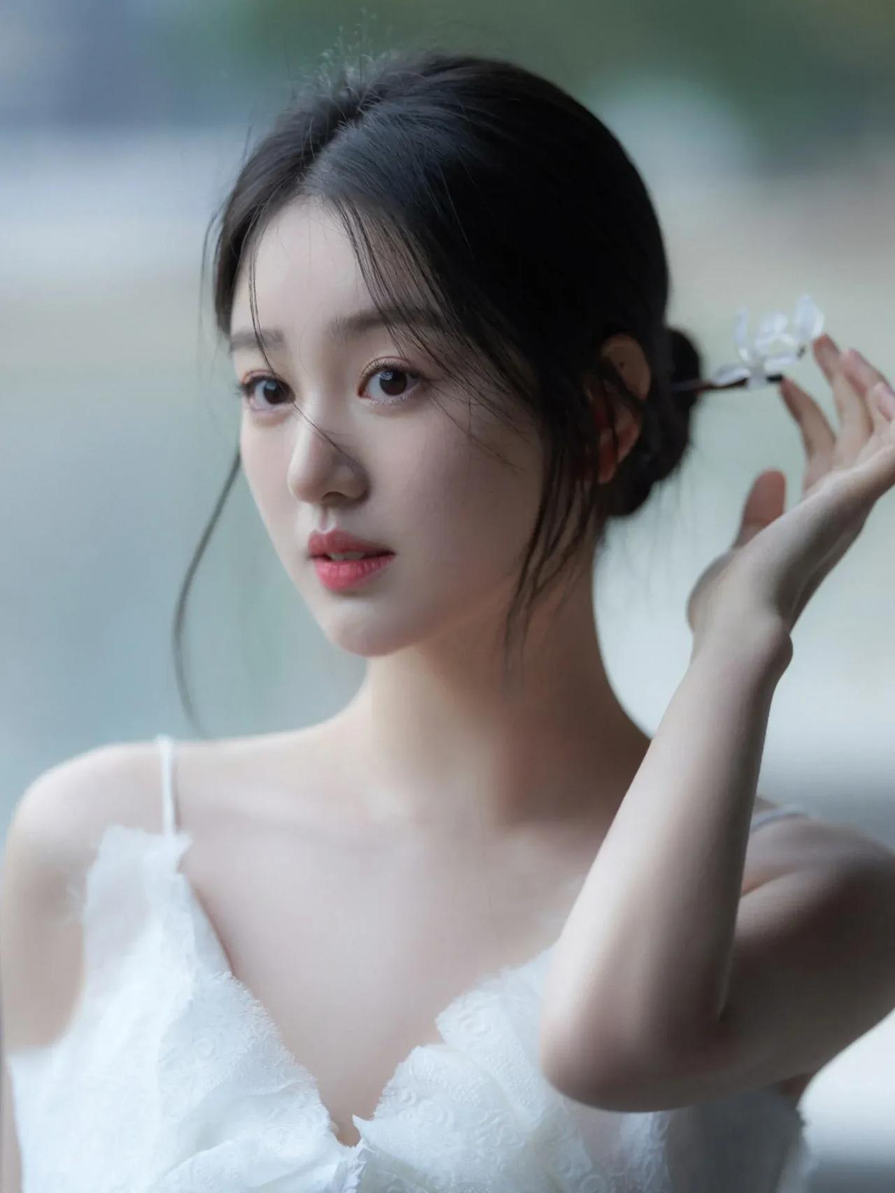 男人想搞定一个女人其实非常简单，但简单并不意味着容易做到。首先，要给予她真诚的关