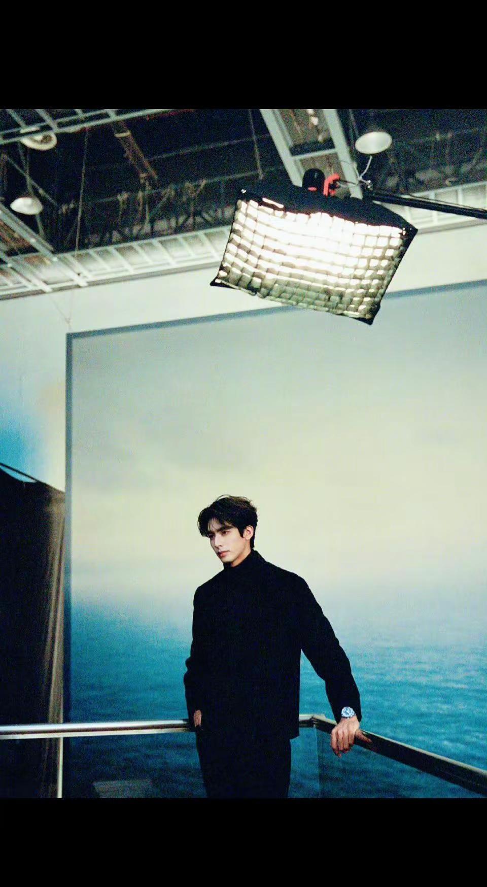 你觉得你哪里帅，我哪都有点帅。大家好，我叫宋威龙，宋是宋清照的宋，威是权威的威，