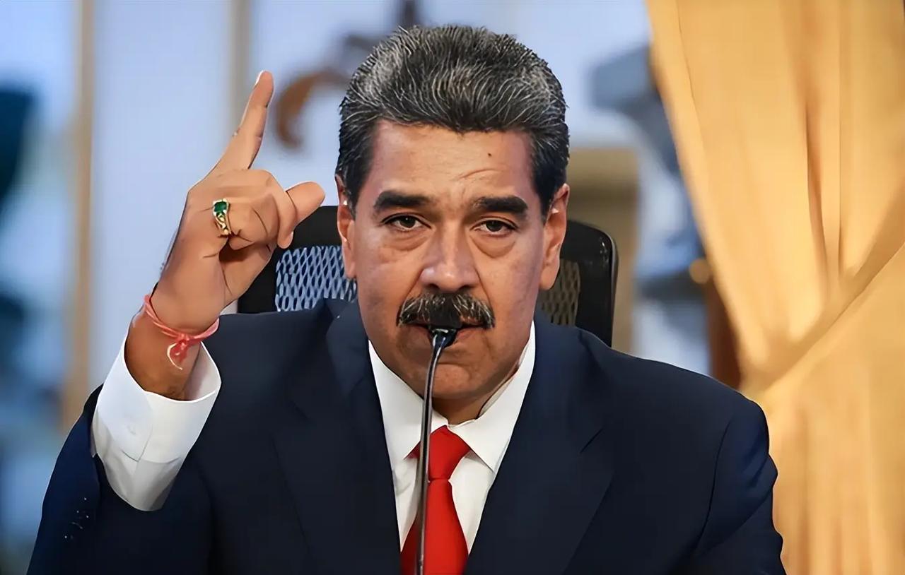 美国特种兵不费一兵一卒，跨国把委内瑞拉总统马杜罗抓回国了，新闻爆出来后都沸腾了，