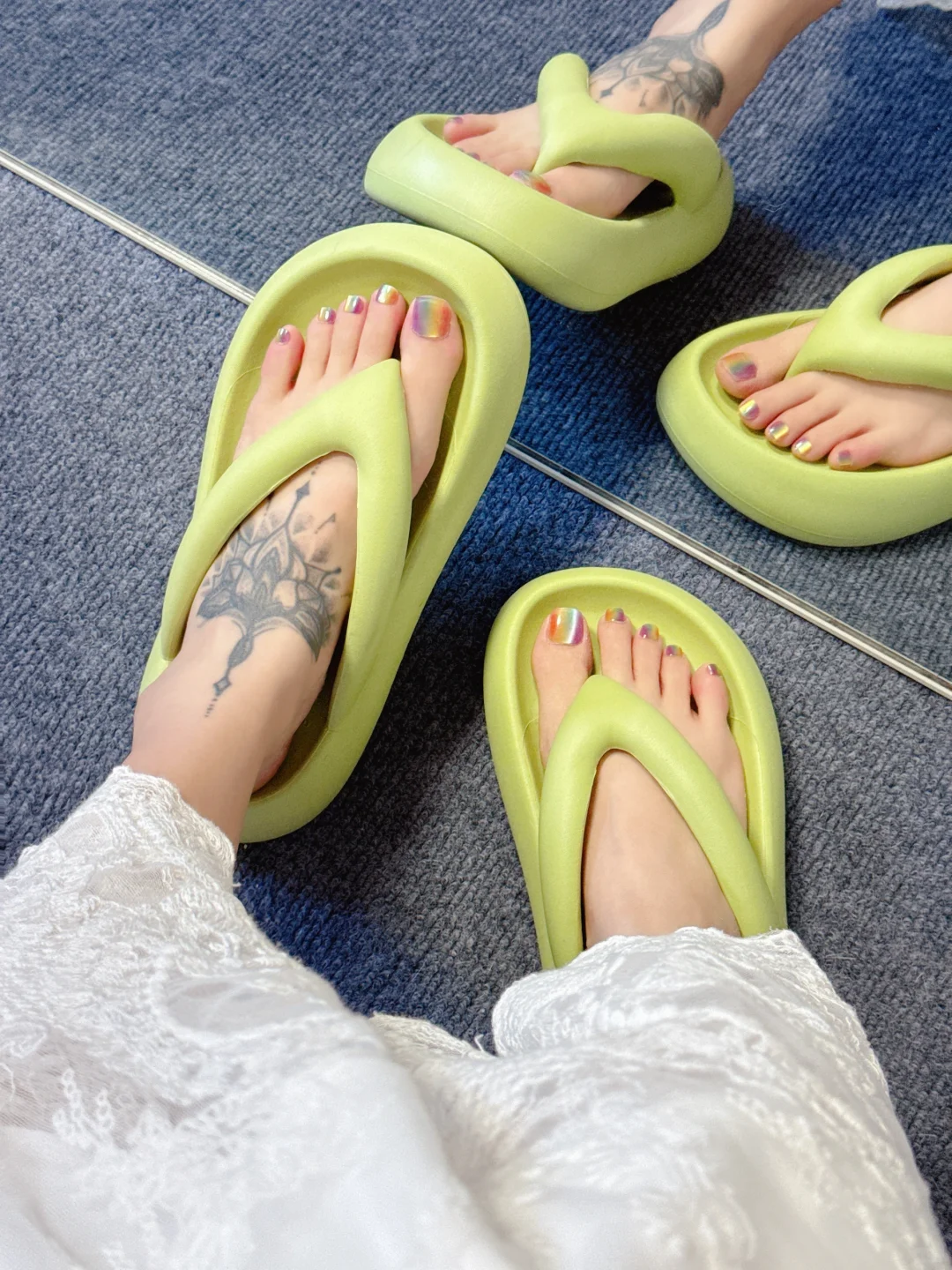 应节日氛围 五彩美甲