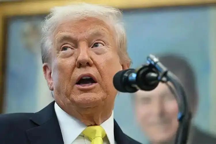 美国在赌，中国也在赌，美国赌中国不敢武力收复台湾，不敢打日本，而中国则在赌美国不