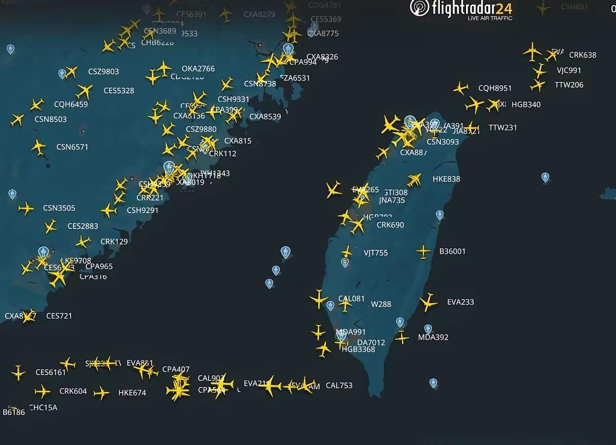 摊牌了！中方防空识别区划界全线前移，解放军首次在台岛东侧锁定美军战略轰炸机路径，