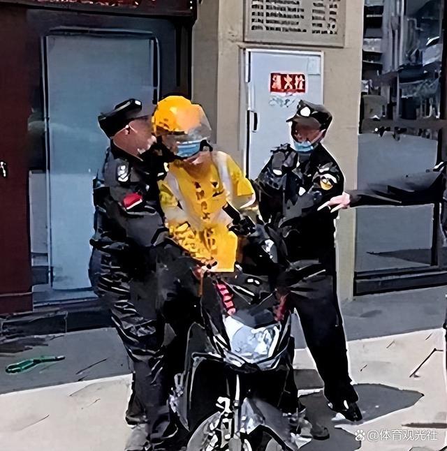 民警点外卖，开门一看：配送员竟是在逃嫌疑人！

万万没想到！民警日常点外卖，开门