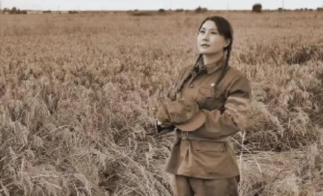 1969年，知青宋春梅被公社书记李建国叫到办公室。突然，李建国抱住宋春梅并色迷迷