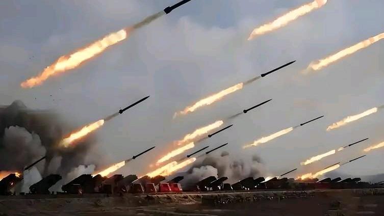 从当前美伊冲突的实际进展来看，美国军力确实暴露出明显的衰败问题，同时也存在多维度