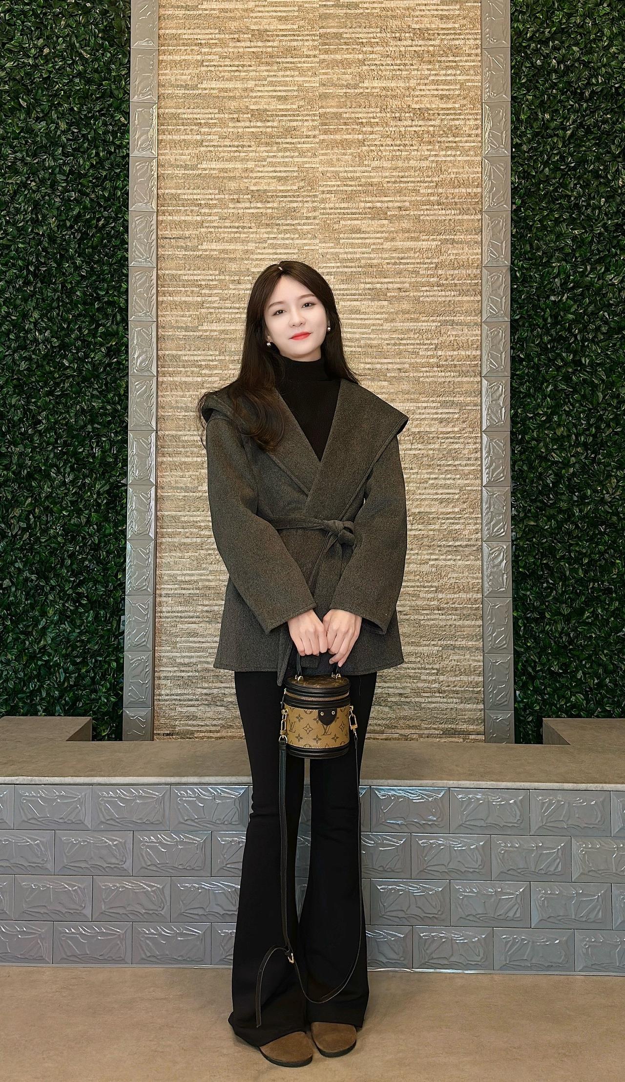 好好活着敬这必死无疑的一生
用这具皮囊去感受世界因为最终什么也带不走什么也留不下