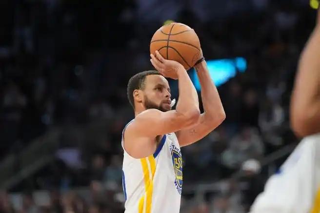 为什么库里改变了整个 NBA 的打法，却还是有人说他不是历史前十？这根本不是实力