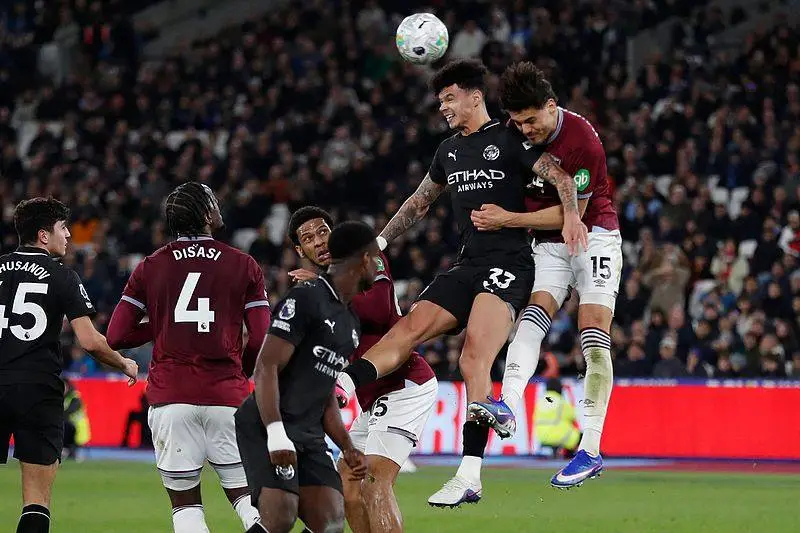 北京时间3月15日凌晨4:00 西哈姆联主场对阵曼城～比赛开始后，曼城压着西汉姆