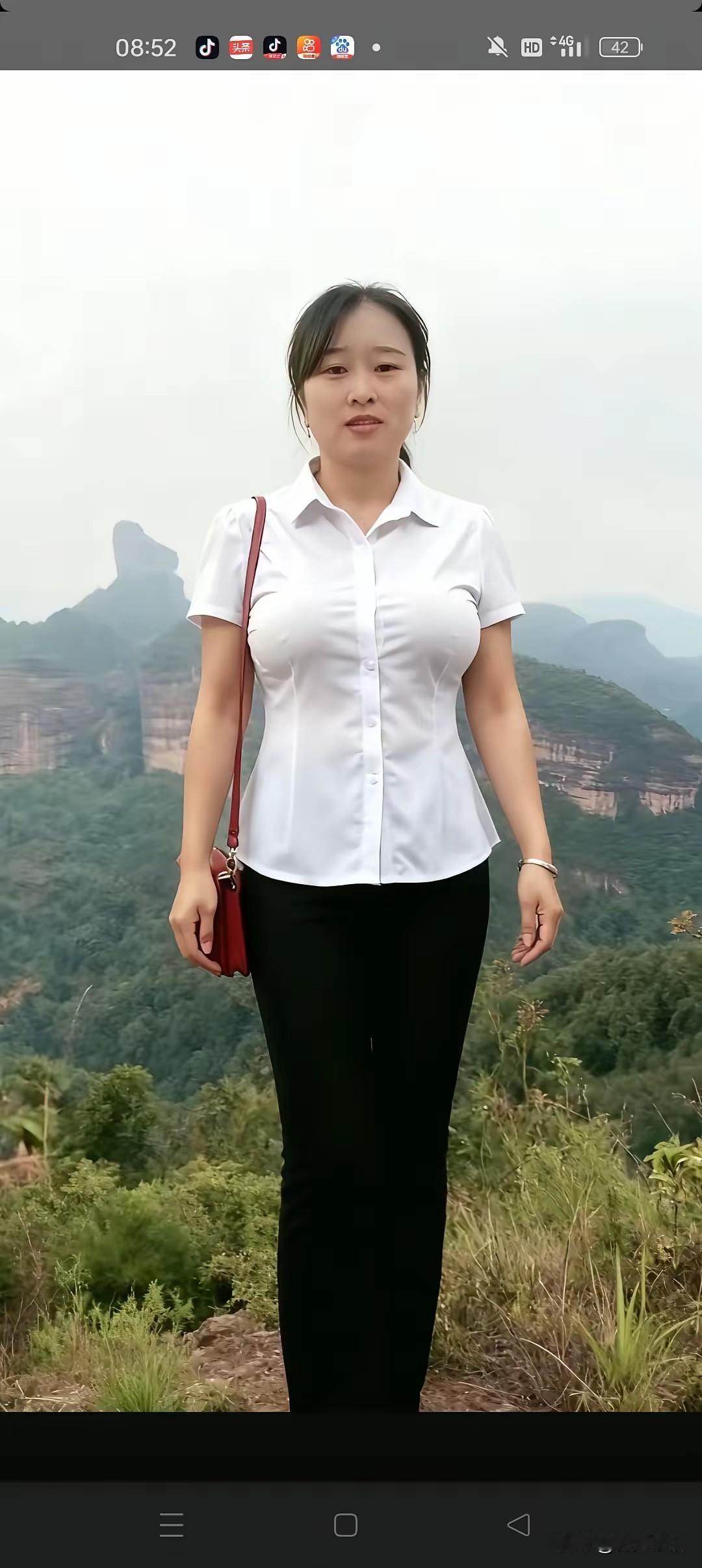 如果能娶到这样的女人做媳妇，就是祖坟冒青烟了！