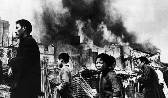 1945年8月15日，日本天皇宣布无条件投降，第二次世界大战终于落下帷幕。然而，