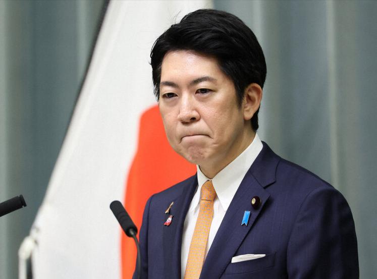 1月27日，日本官房副长官佐藤启的一场新闻发布会，把中日民间交流的近况推到了公众