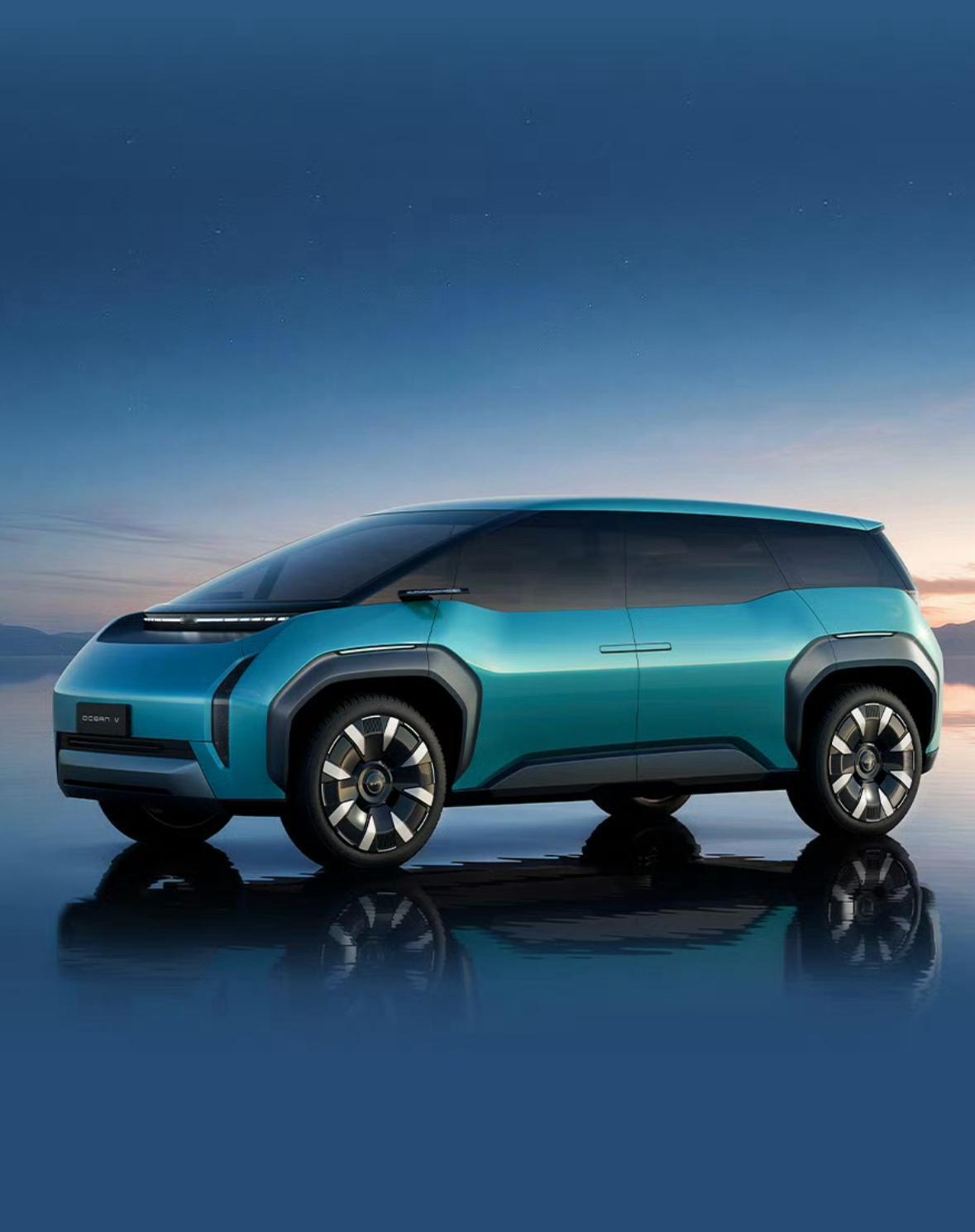 比亚迪海洋网的全新Ocean-V概念车全球首秀，有点宝宝bus的意思了～
概念车