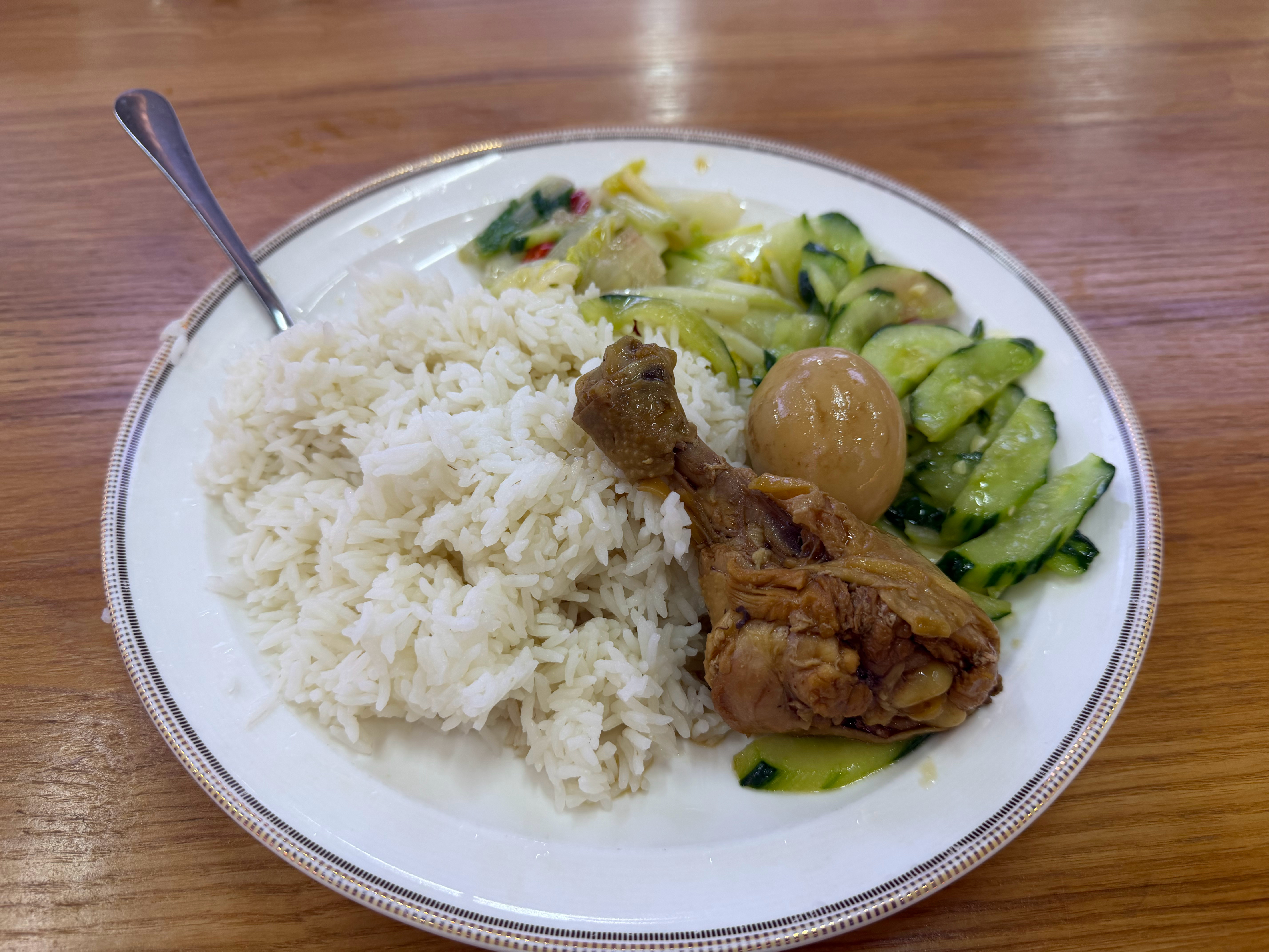 吃个鸡腿饭晚点8 点半开播直播间 
