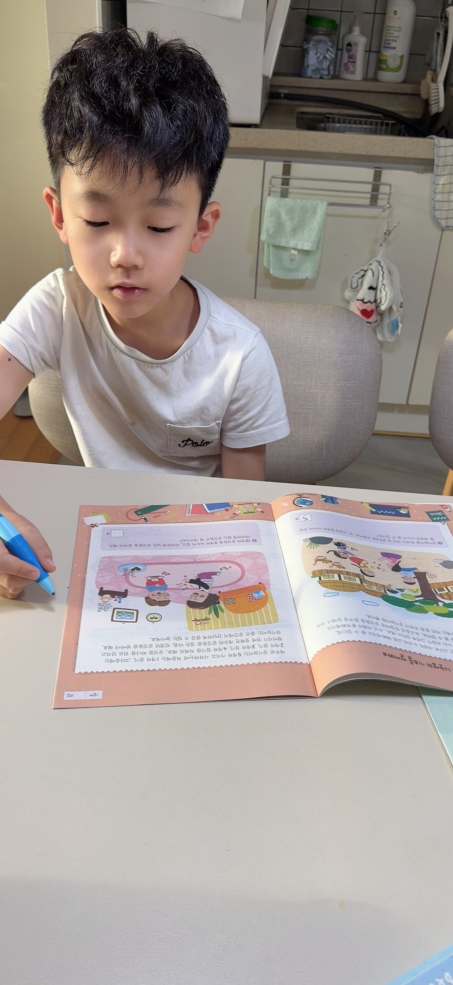 一大早上起来喝水发现狗蛋儿已经一个人爬起来写家教的作业了[允悲] ​​​