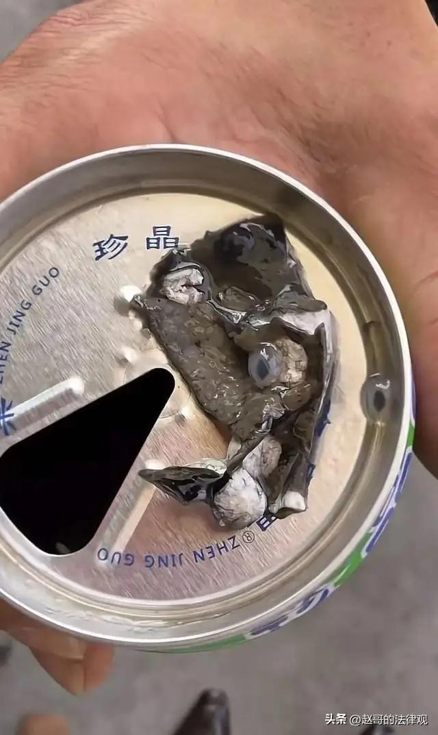 一瓶饮料里的体面与良心

四川宜宾的李女士办酒席，怕便宜货砸场子，特意挑了单价更