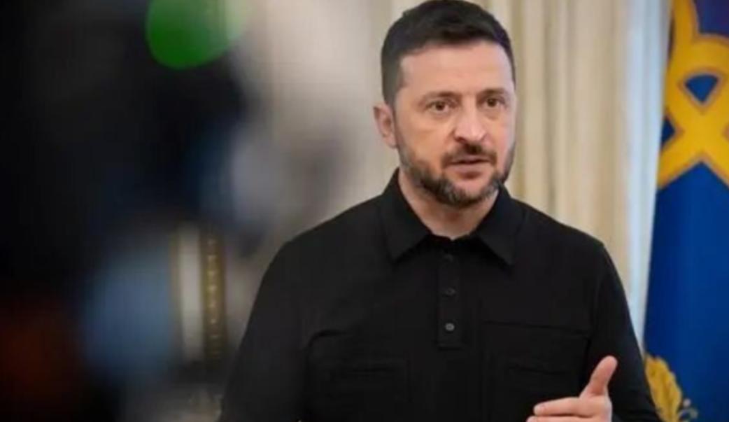 泽连斯基自以为自己很聪明，他挑衅了俄罗斯之后，随即被俄罗斯空袭报复，然后，俄军向