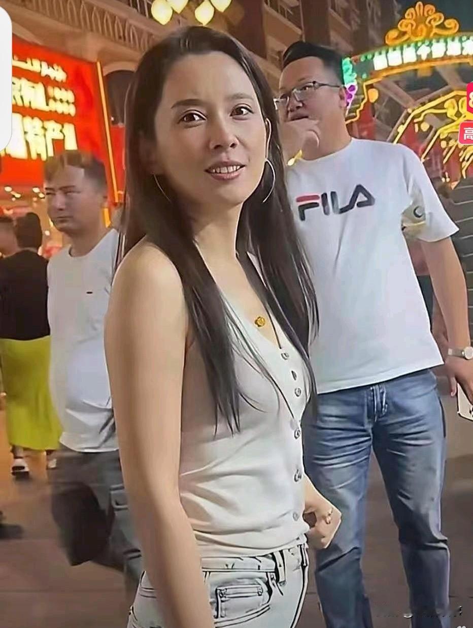 今天才知道，真实的森林北，长相太一般了
……
今天，偶遇森林北，真叫人大跌眼镜。