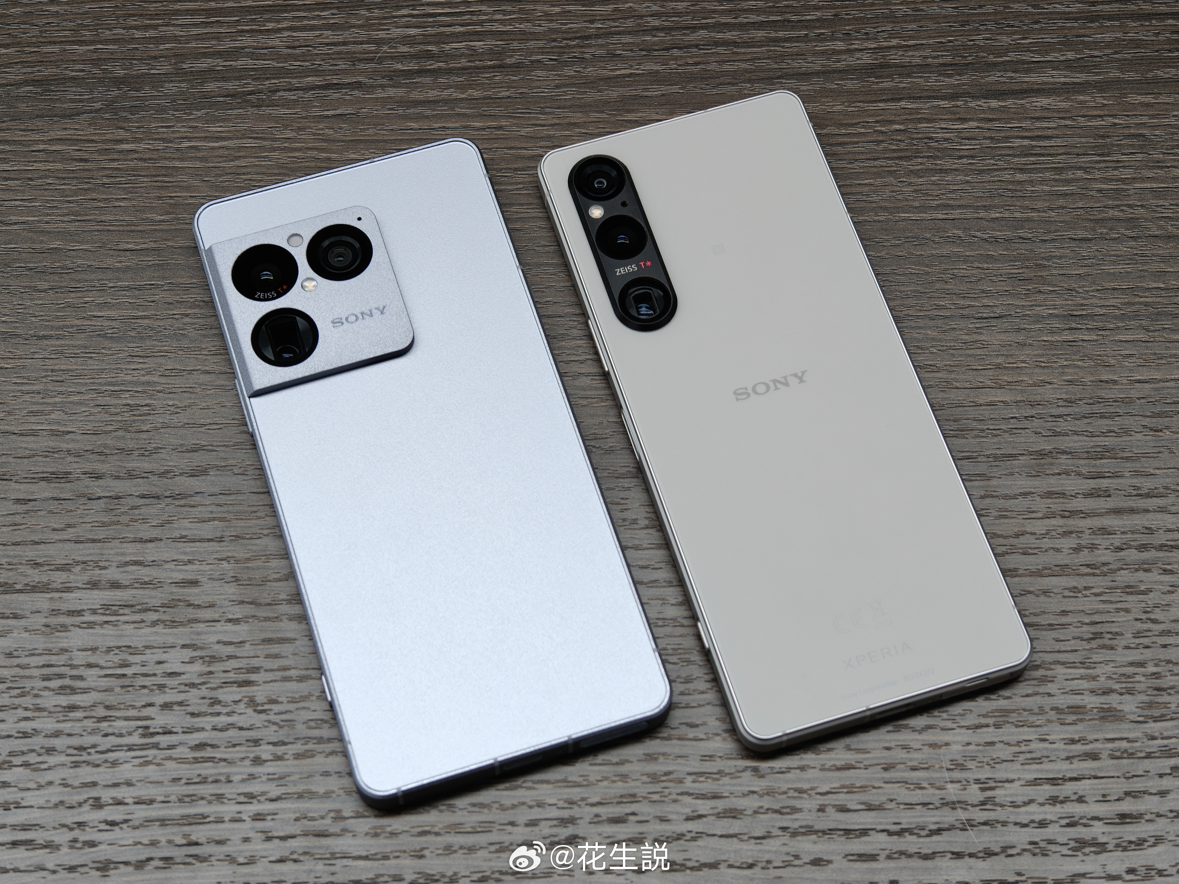 虽然说Xperia 1V是个“假4K屏”，但是它643ppi，清晰度依然是第一梯