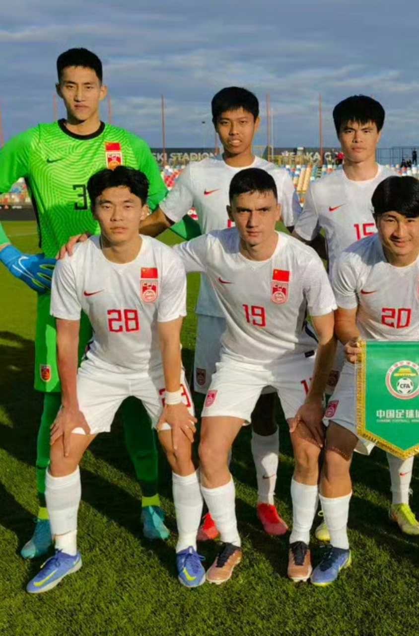 即使身边世事再毫无道理，与你永远亦连在一起，你不放下我，我不放下你，我想确定每日