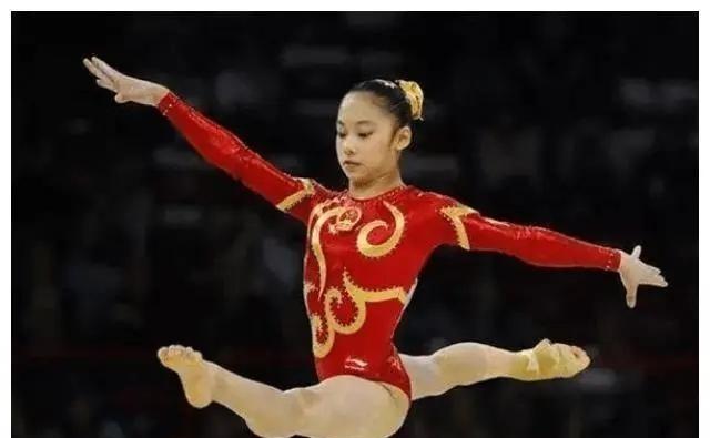 2013年，体操冠军桑兰终于拿到了1000万美元的赔偿。就在这个时候，照顾了桑兰