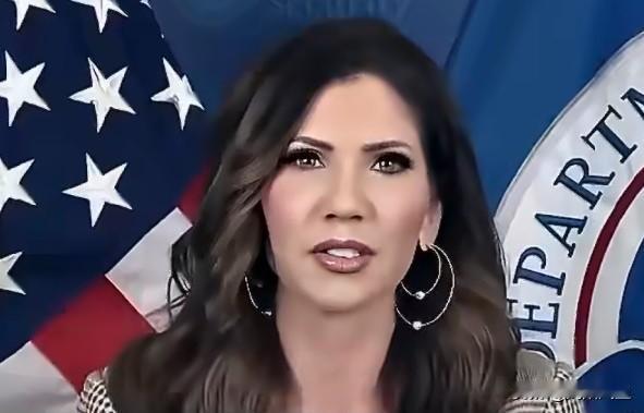 国土安全部部长诺姆表示，“马斯克和他的团队给了我很大帮助，他们帮我发现，我部门里