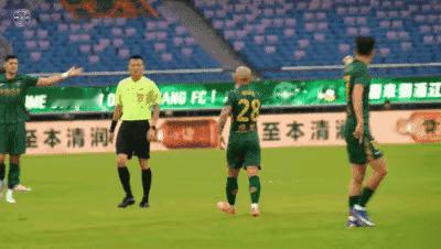 真没想到啊，李镇全还是没逃脱停2场罚2万的处罚，小编个人对证据和依据不作评价，只