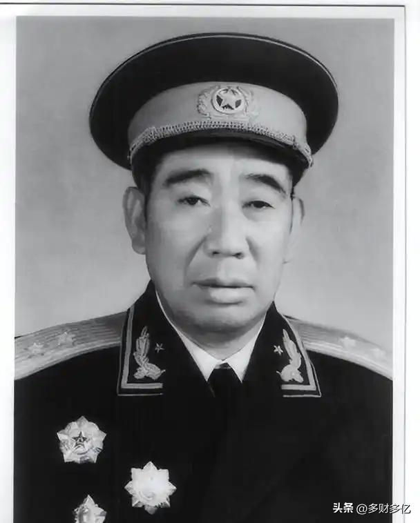 东北战场最憋屈副司令！5任司令走马灯换完，他始终没转正，1955授衔全场惊了
 