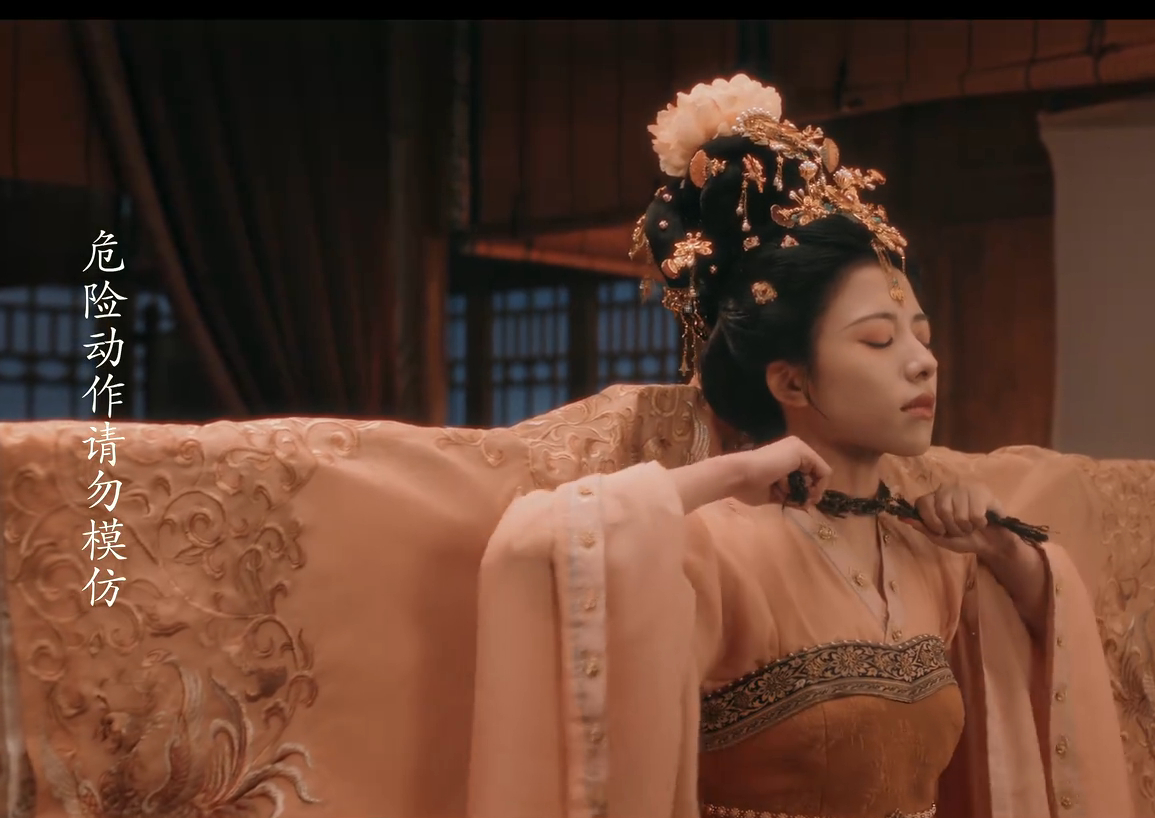 好家伙左侧这种提示我只在综艺纪录片里看到过