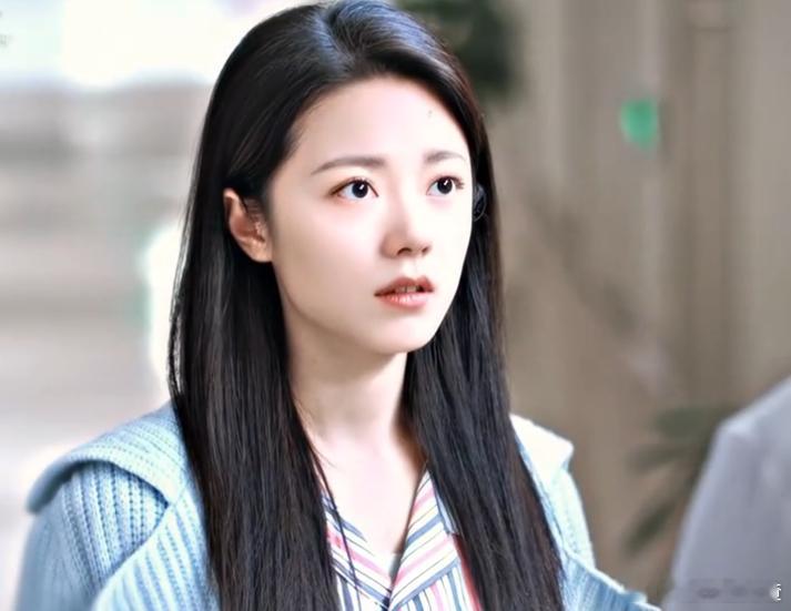 赵今麦新剧心软的神来了 赵今麦新剧里这个“心软的神”太有感觉啦！她身上那种由内而