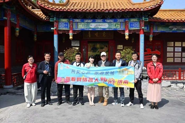 非遗美食+泉水夜游，文旅博主打卡不一样的济南！为挖掘泉城非遗美食与泉水夜游文化魅