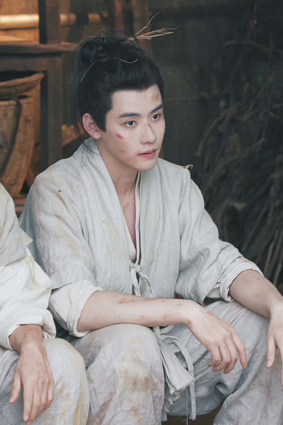 任豪人夫感任豪在《芬芳喜事》里的经坎太会戳人！和四喜闪婚却半点不敷衍：半夜送汤加