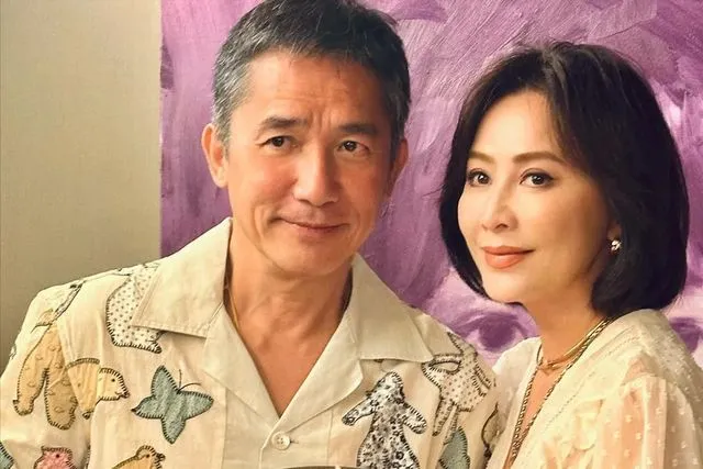 62岁梁朝伟，白发不染丁克一生？