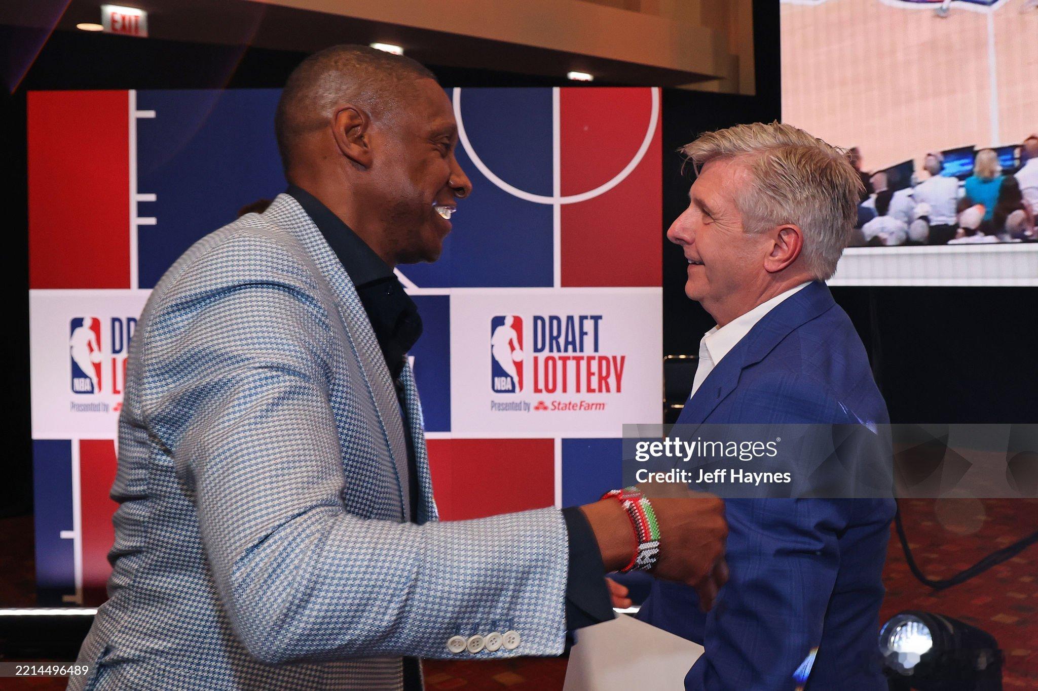 MFFL 一张老照片。乌杰里与我牛CEO韦尔茨。拍摄于2025年NBA选秀抽签大