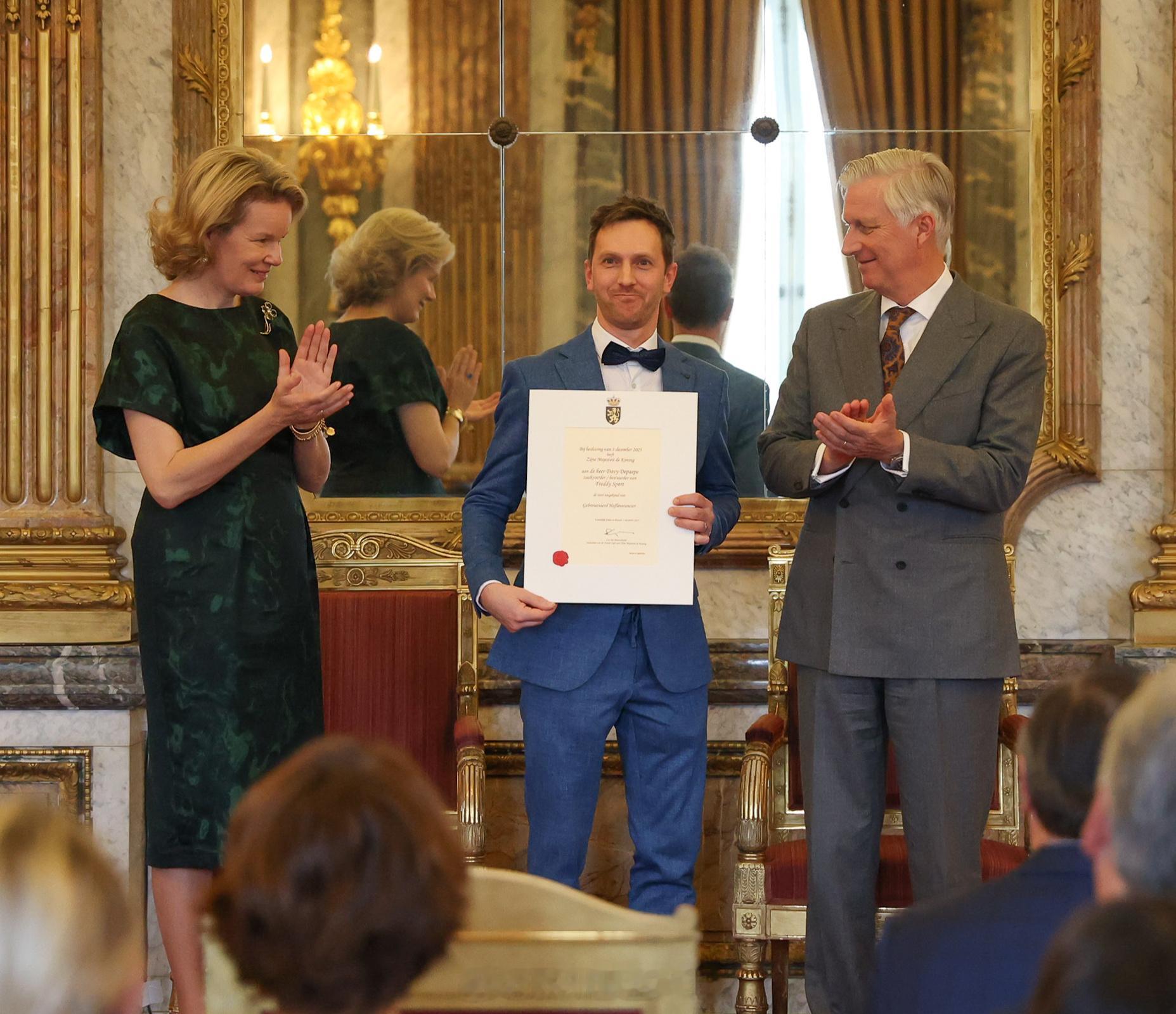 12.3 比利时国王菲利普和王后玛蒂尔德接待2025年新的王室供应商，看了一眼做